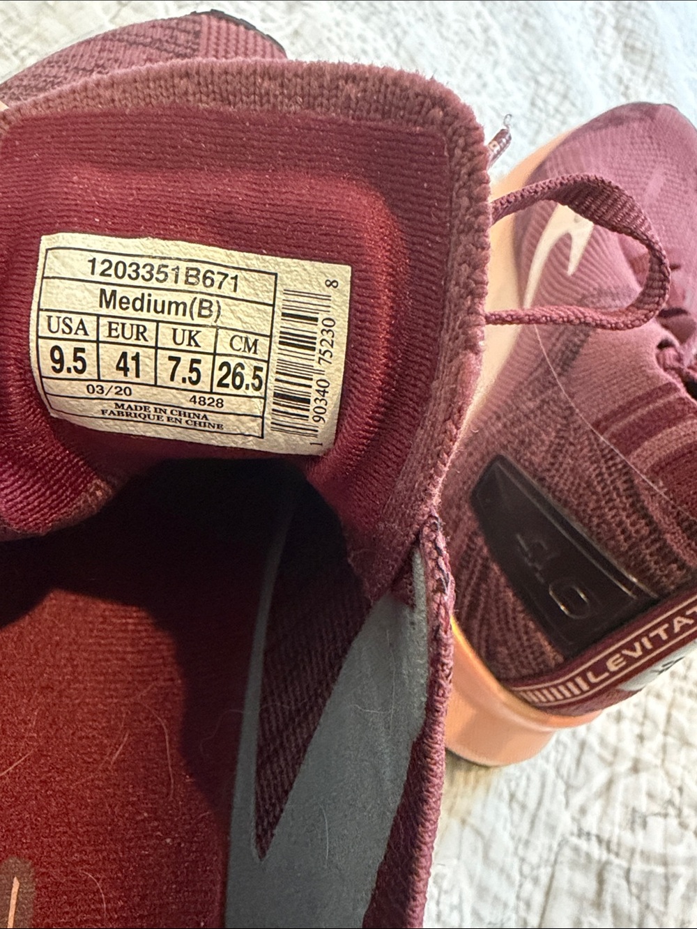 Brooks Womens Levitate Athletic Running Shoes in Burgundy LIKE NEW - Picture 5 of 6